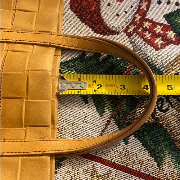 Fossil Carmen Tan Woven Leather Tote Bag with adjustable strap. No hang tag - Picture 13 of 14